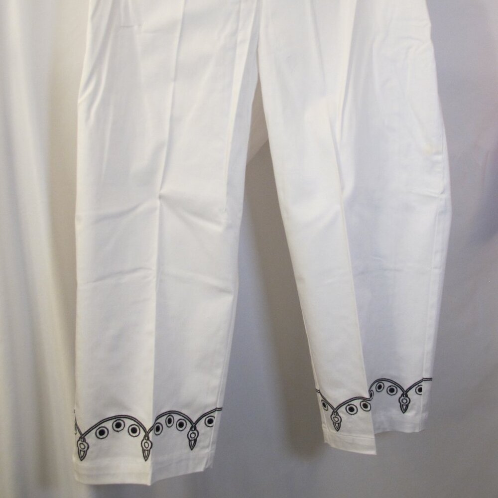 Norm Thompson white cotton cropped pants with black hem detail XL
